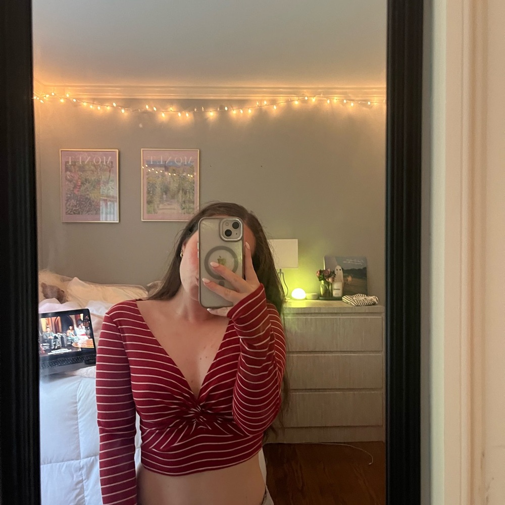 Burgundy and white striped long sleeve top with twist detail #stripes